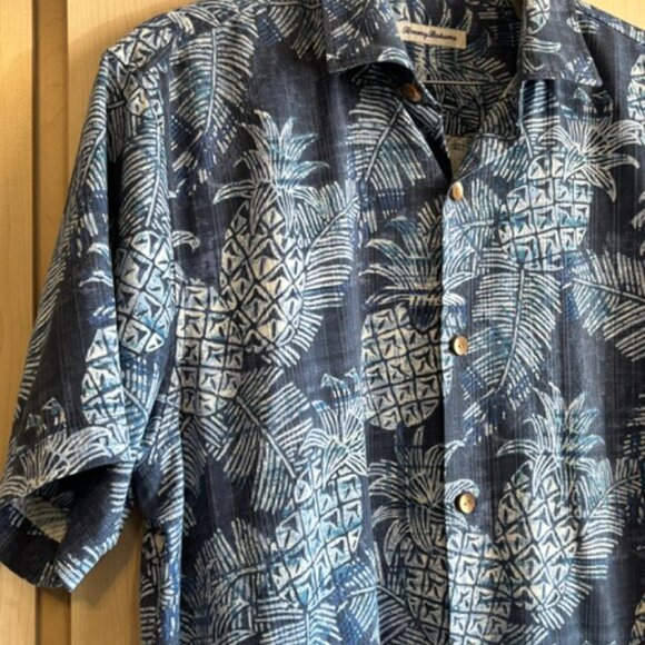 Tommy Bahama Men's XL Island Zone Silk Coolmax Polyester Blend Button Up Shirt - Picture 3 of 9